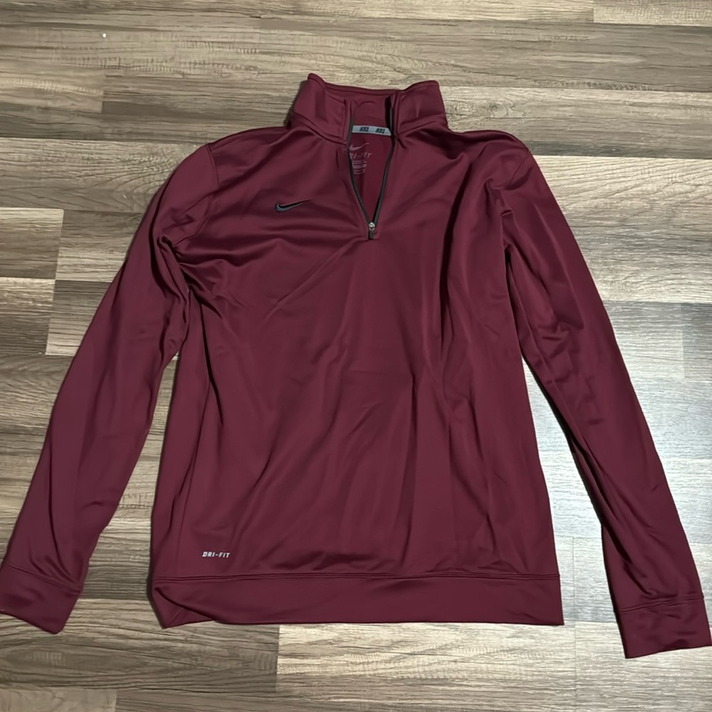 Nike women’s quarter zip long sleeve sweatshirt medium